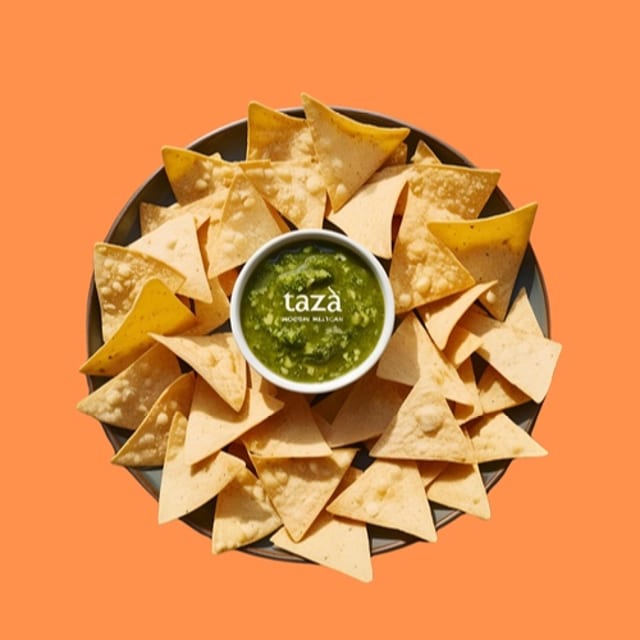 Chips and green salsa (vegan).